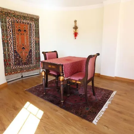 Amazing Portuguese Heroine 6 Bedrooms Stunning Position Vila