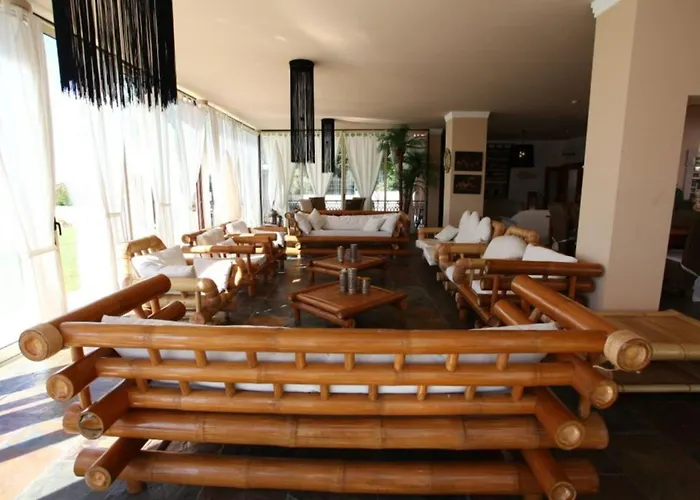 Amazing Portuguese Heroine 6 Bedrooms Stunning Position Albufeira