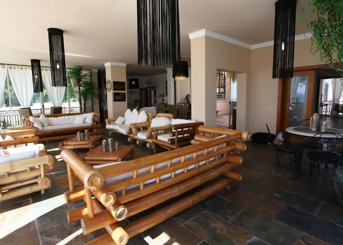 Villa Amazing Portuguese Heroine 6 Bedrooms Stunning Position *