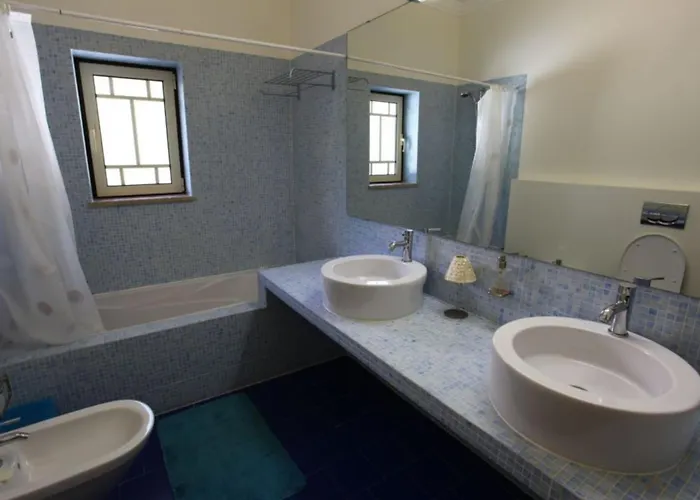 Amazing Portuguese Heroine 6 Bedrooms Stunning Position *
