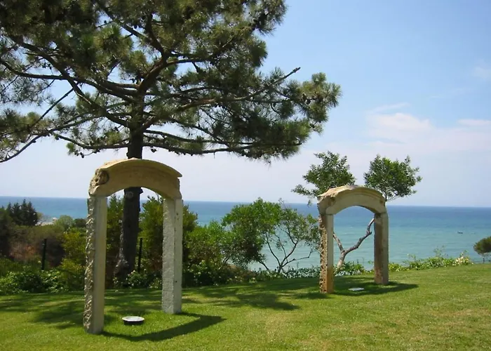 Amazing Portuguese Heroine 6 Bedrooms Stunning Position Villa *